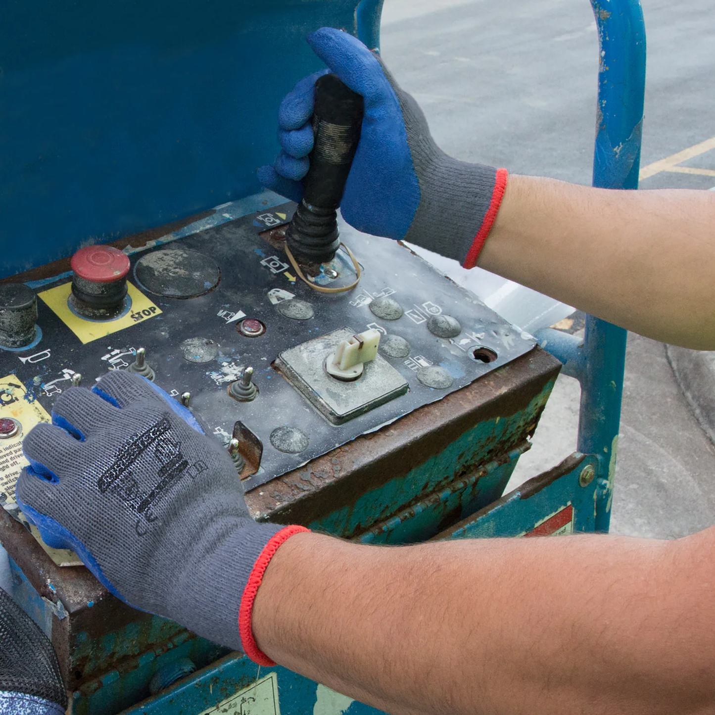 Crinkle Latex-Coated Safety Gloves – High Grip, Durable & Ergonomic