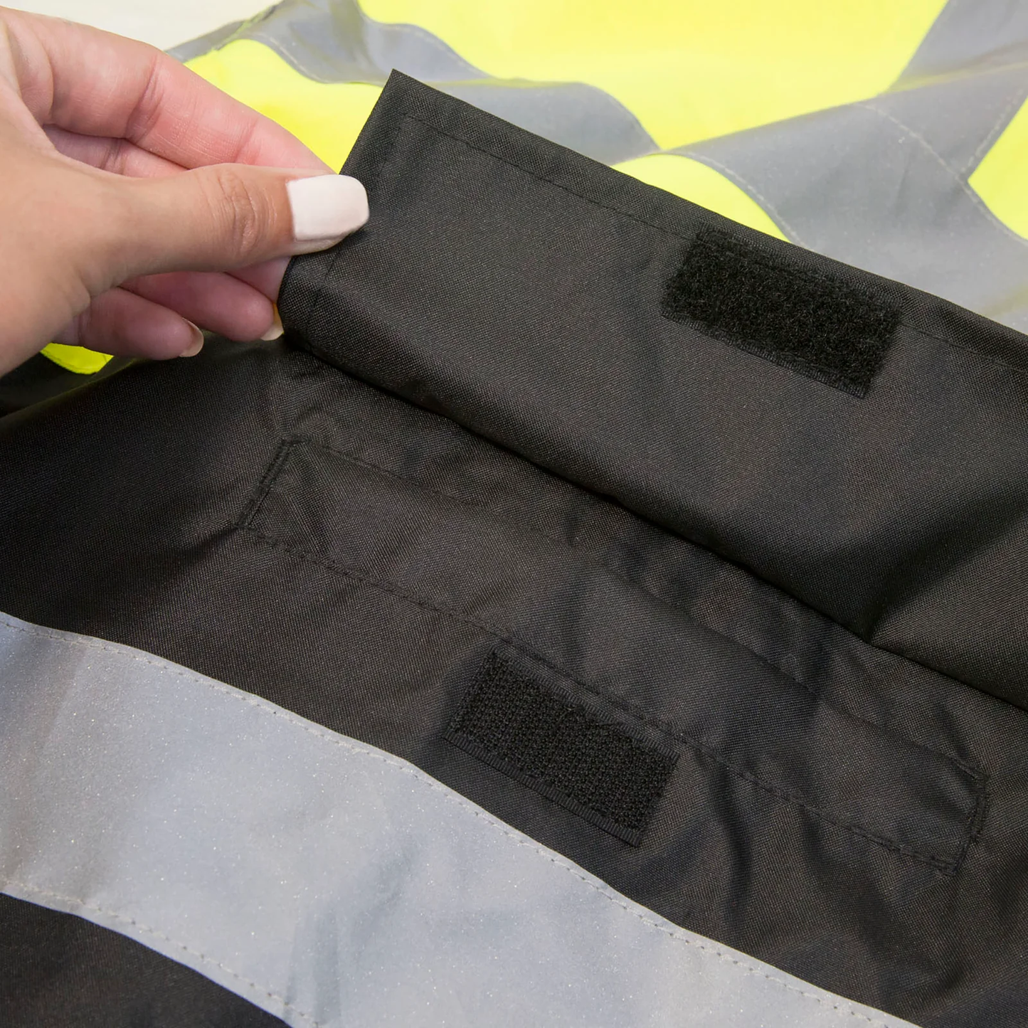 High-Visibility Waterproof Raincoat – ANSI Class 3, Wind-Resistant & Reflective