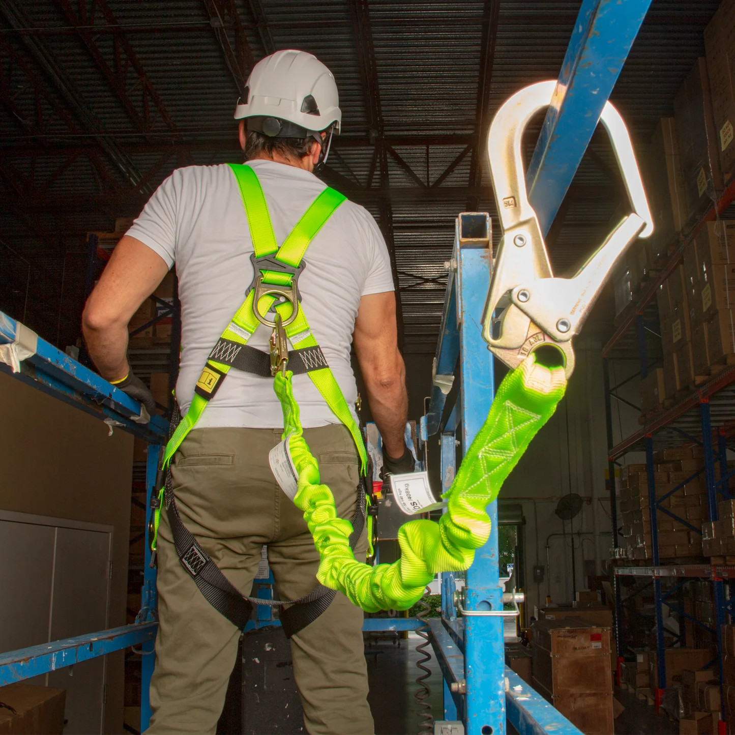 Shock-Absorbing Safety Lanyard – Hi-Vis Fall Protection with Self-Locking Hooks